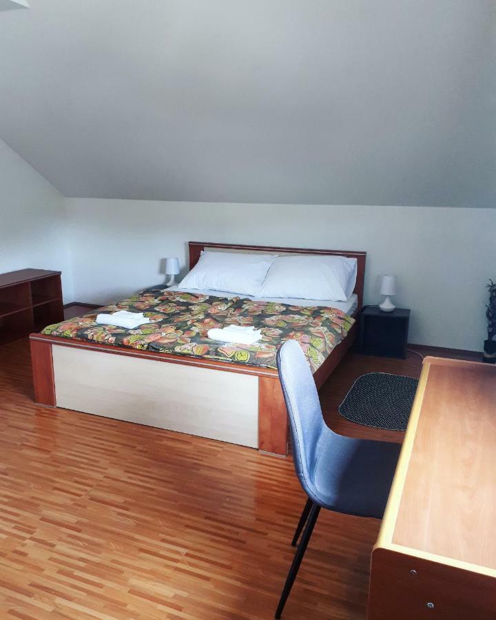 Apartman Lena Tusilovic Exterior photo
