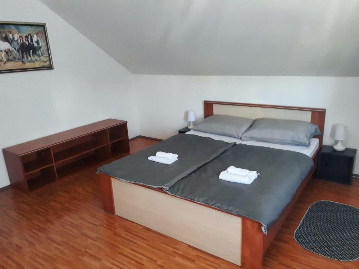 Apartman Lena Tusilovic Exterior photo
